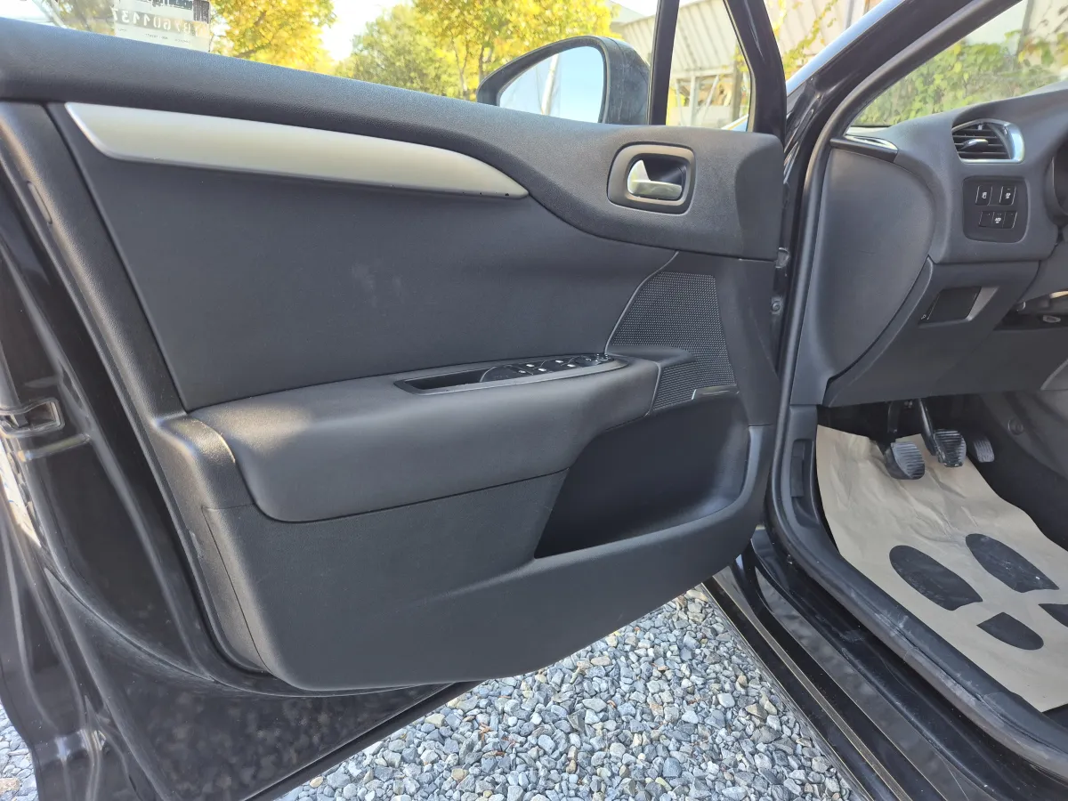 Citroen C4 1.6 eHDI (2011) - slika 12