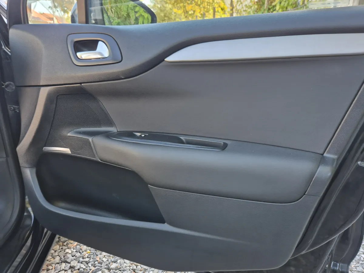 Citroen C4 1.6 eHDI (2011) - slika 24