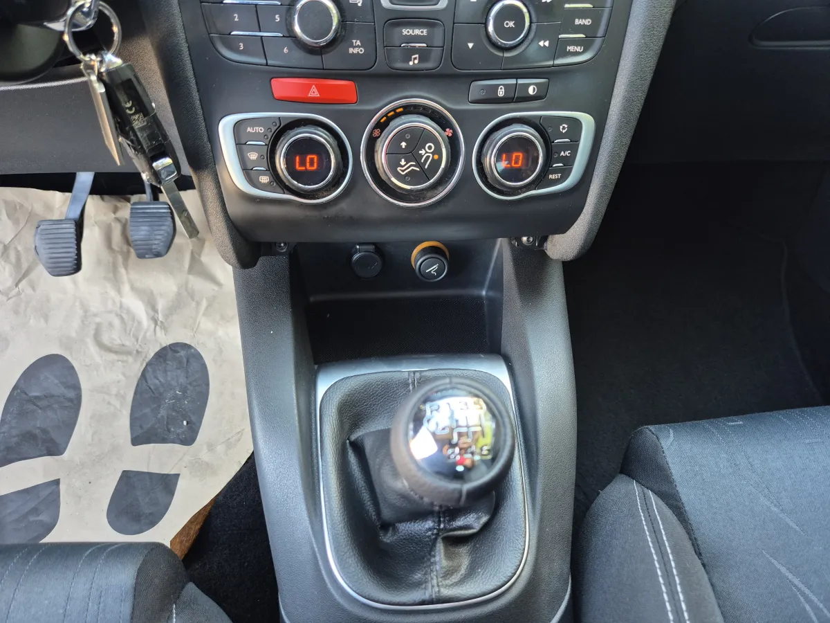 Citroen C4 1.6 eHDI (2011) - slika 31
