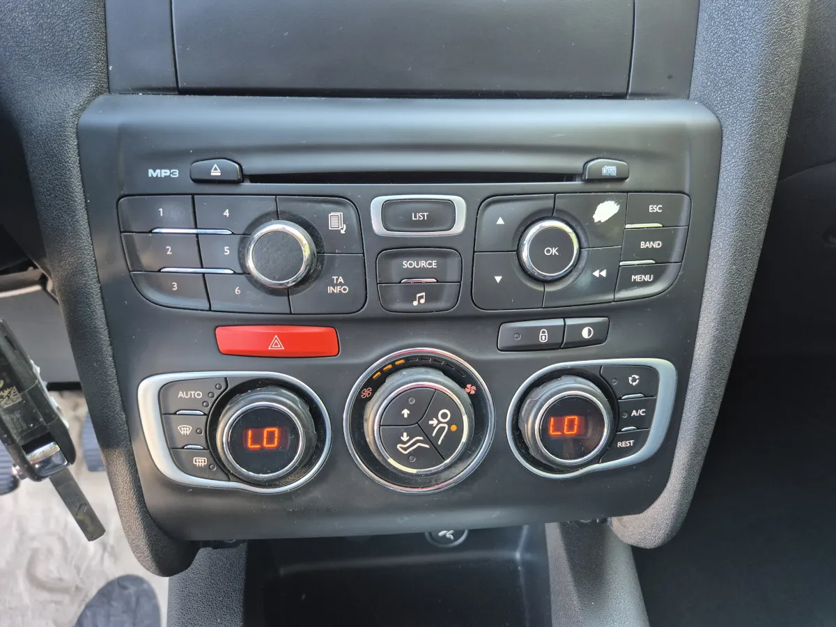Citroen C4 1.6 eHDI (2011) - slika 32