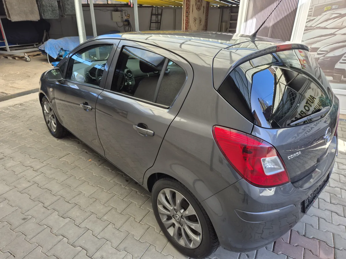 Opel Corsa D 1.2 (2010) - slika 4