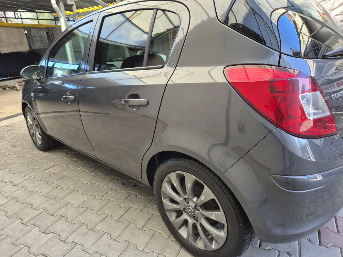 Opel Corsa D 1.2 (2010) - slika 10