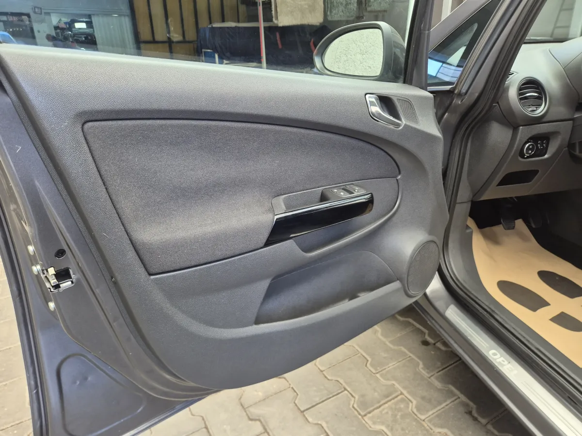 Opel Corsa D 1.2 (2010) - slika 11