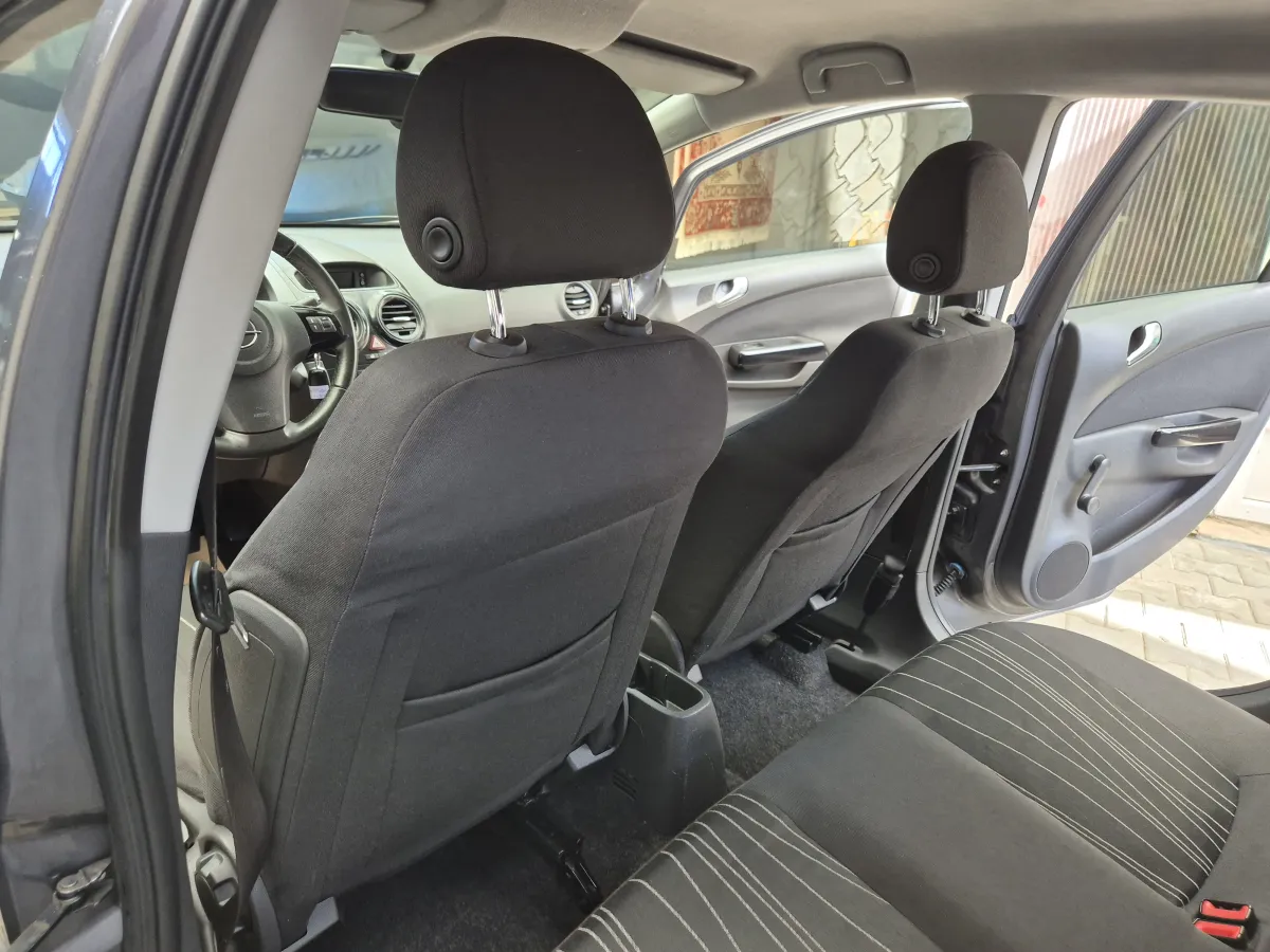 Opel Corsa D 1.2 (2010) - slika 15