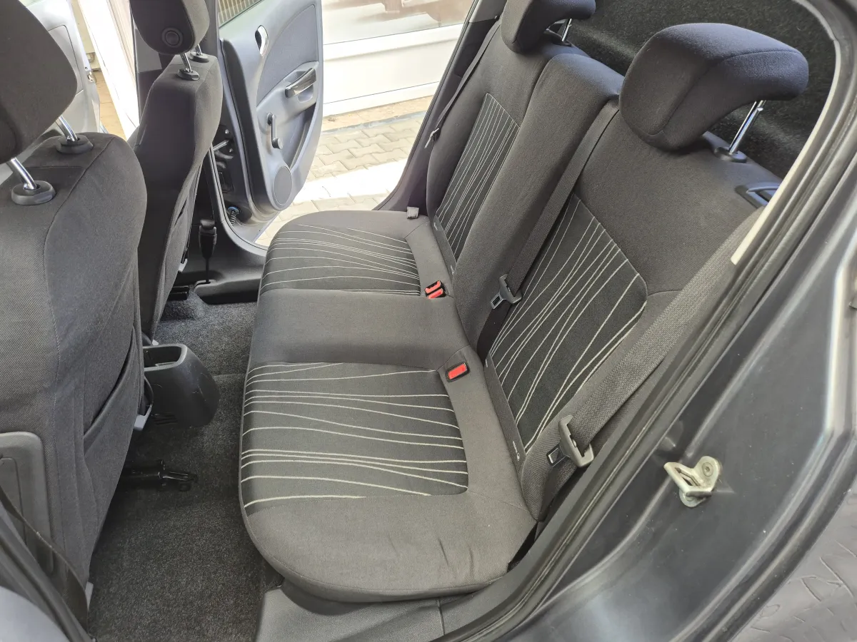 Opel Corsa D 1.2 (2010) - slika 16
