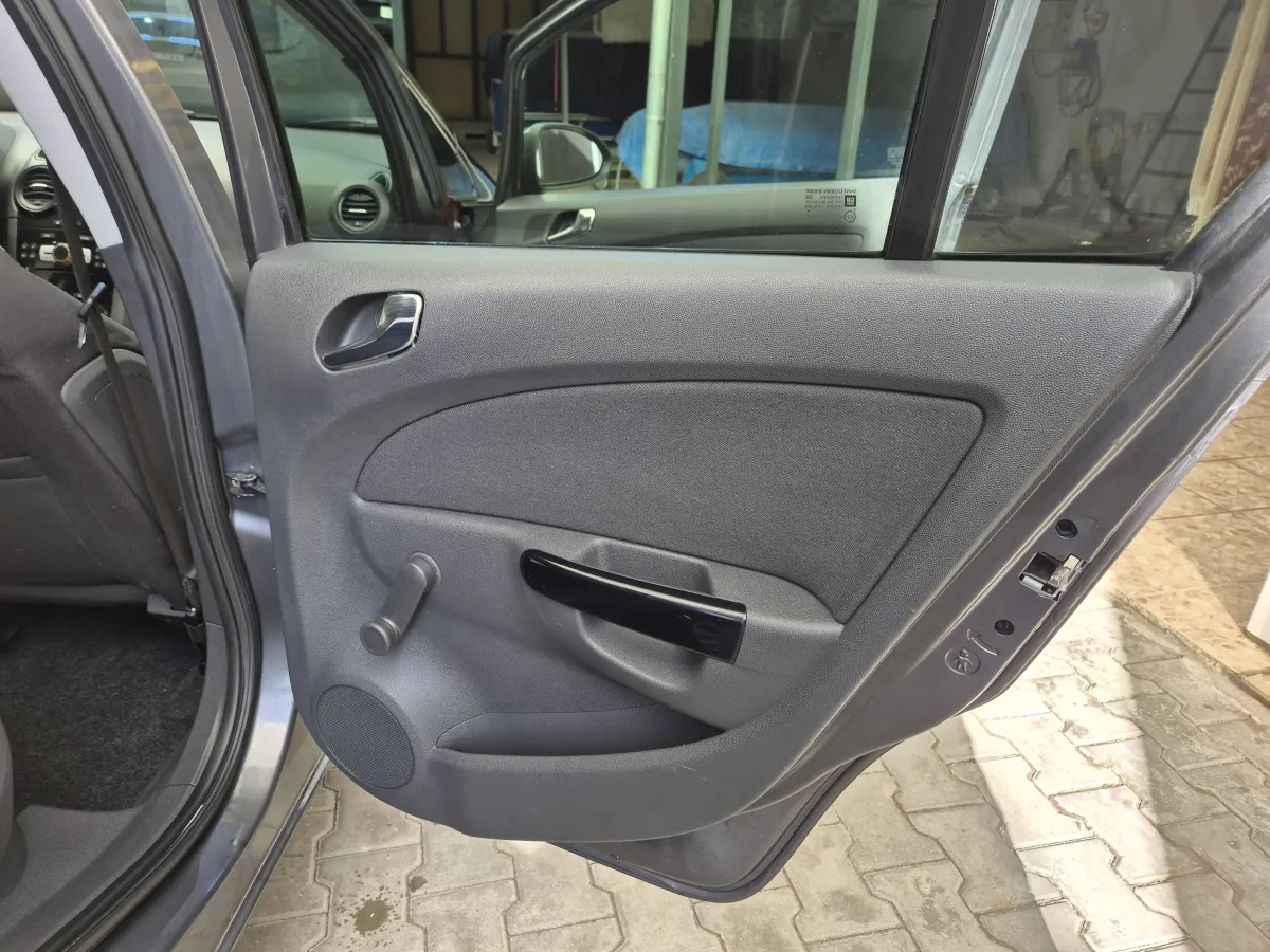 Opel Corsa D 1.2 (2010) - slika 20