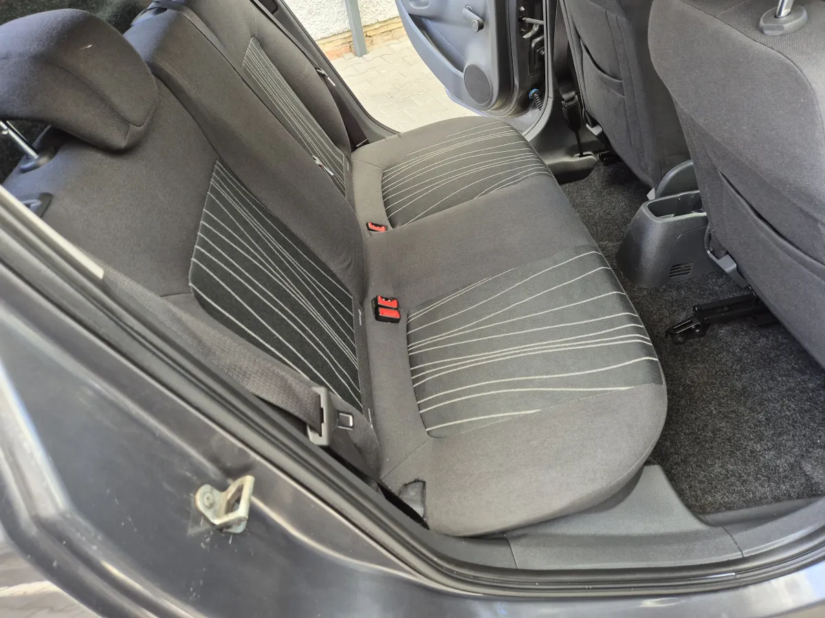 Opel Corsa D 1.2 (2010) - slika 22
