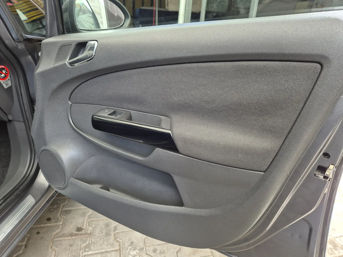 Opel Corsa D 1.2 (2010) - slika 23