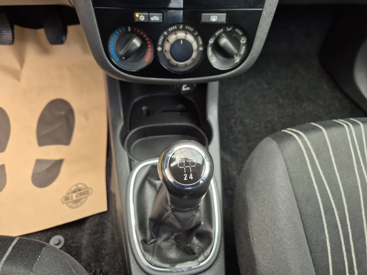 Opel Corsa D 1.2 (2010) - slika 31