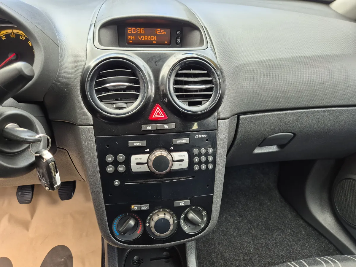 Opel Corsa D 1.2 (2010) - slika 32