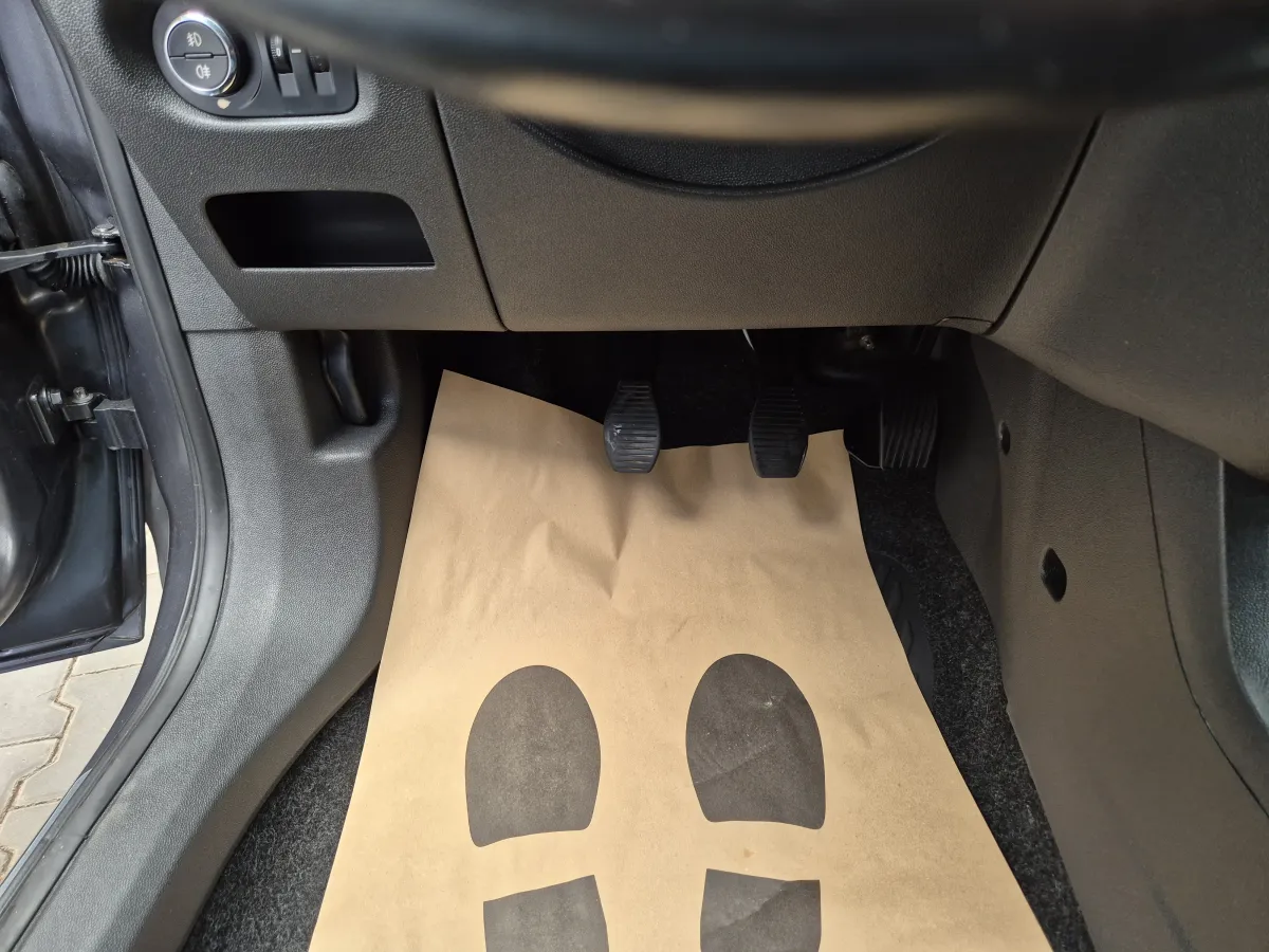Opel Corsa D 1.2 (2010) - slika 35