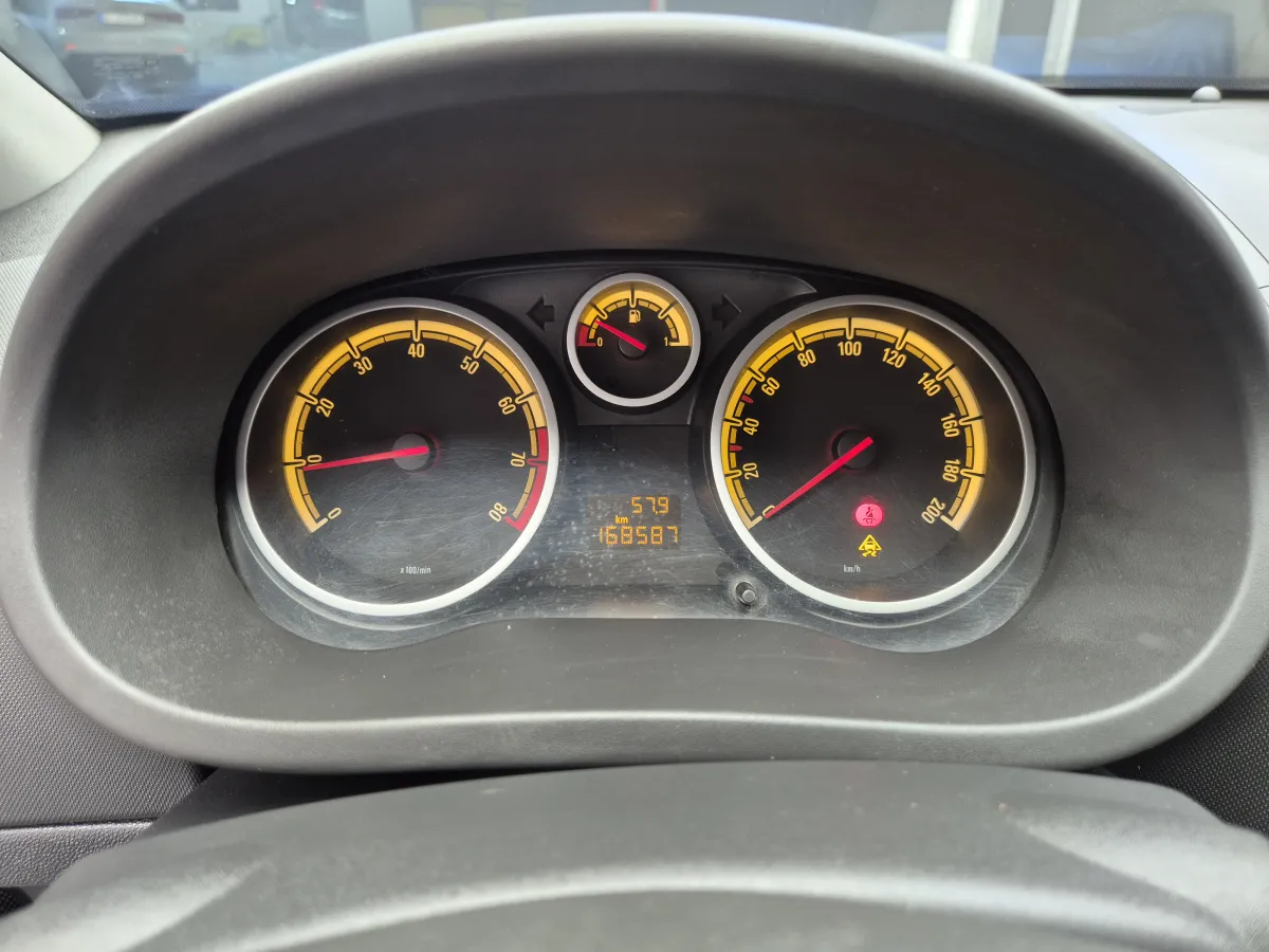 Opel Corsa D 1.2 (2010) - slika 36