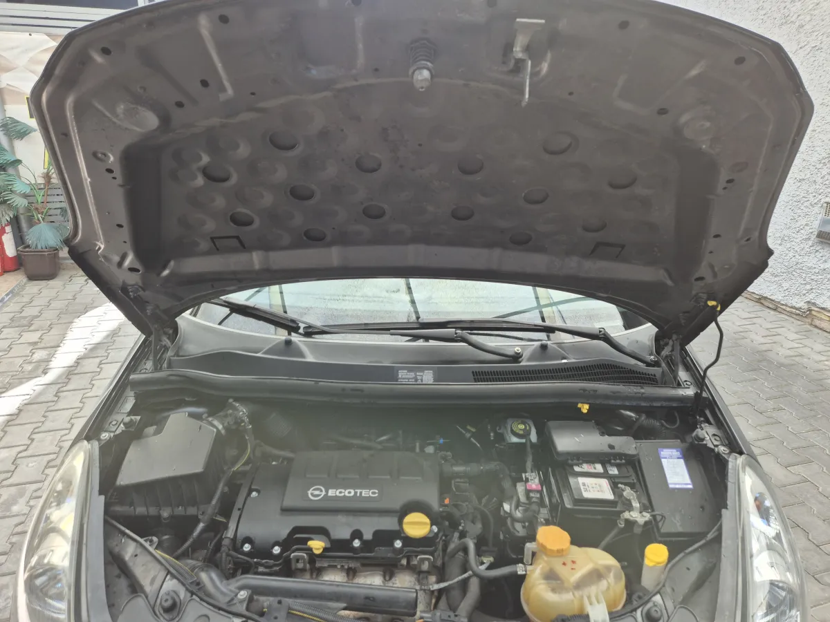 Opel Corsa D 1.2 (2010) - slika 39